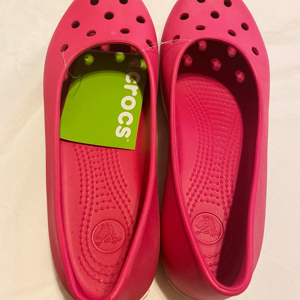 Crocs  relaxed fit candy pink/ white - Size US -9 ( Brand NEW)